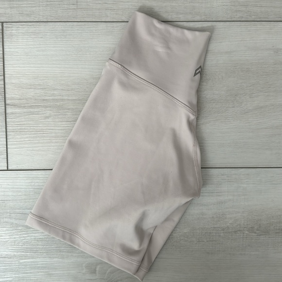 Oner active timeless high waisted shorts - Picture 3 of 3